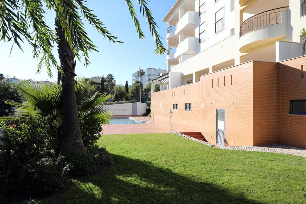 B80 - Gideon Albasol 2 Apartment In لاغوس المظهر الخارجي الصورة